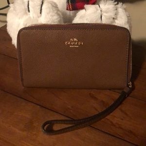 Coach brown wristlet - NWOT